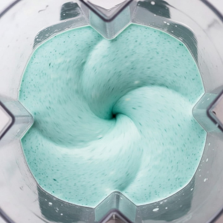 Spirulina Glow Smoothie